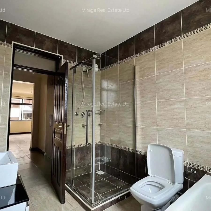 3 Bed Apartment with En Suite in Lavington - 4