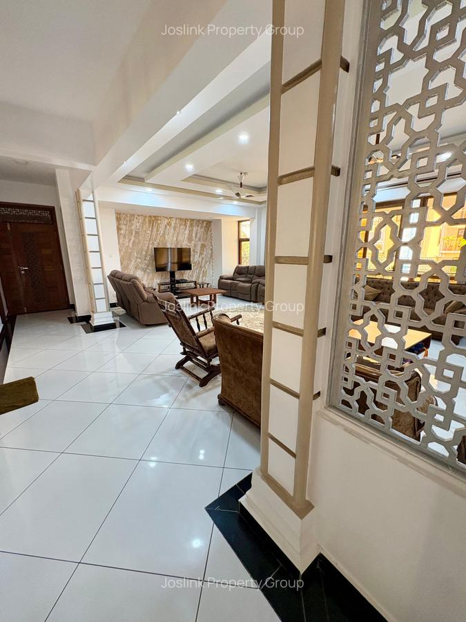 4 Bed Apartment with En Suite at Greenwood Drive - 13