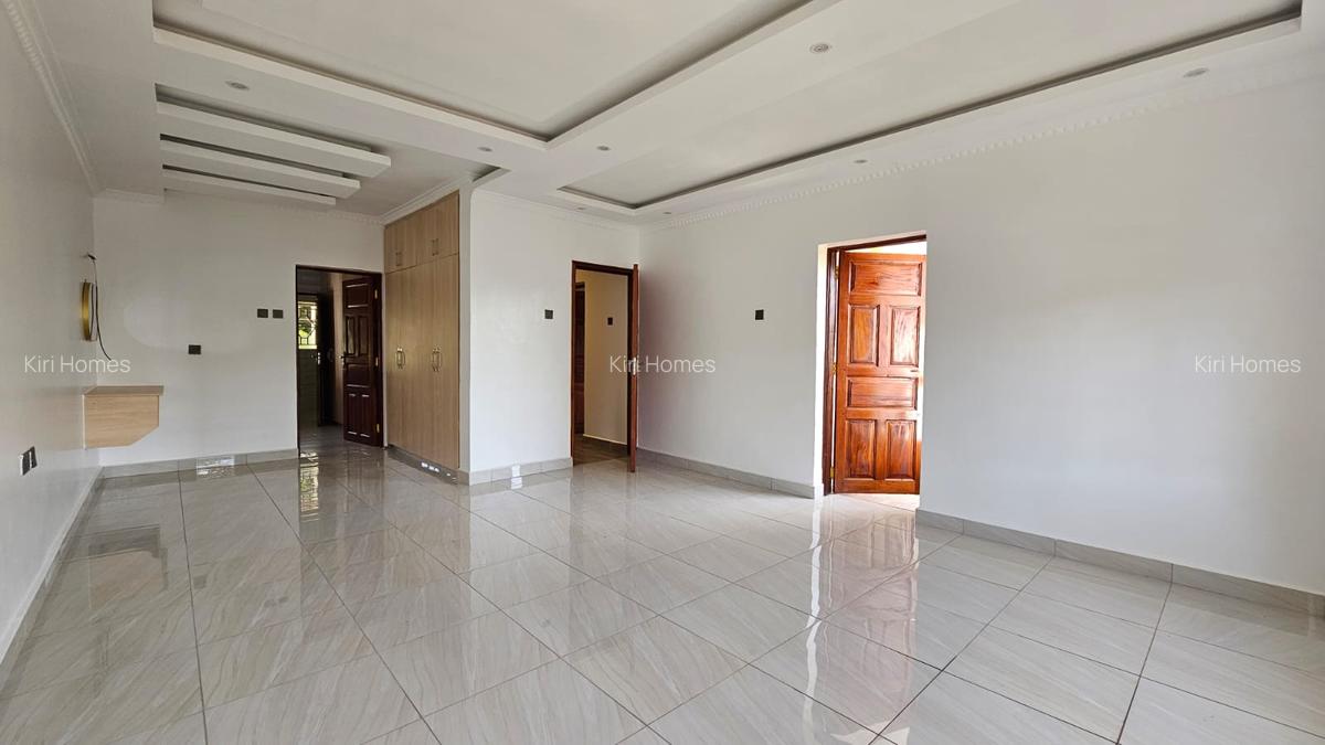 4 Bed Townhouse with En Suite in Karen - 2