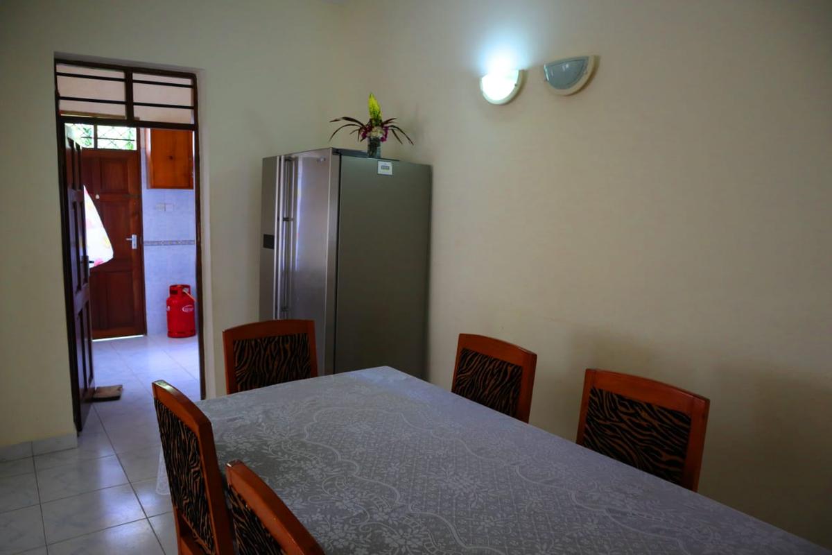 4 Bed Villa with En Suite at Paparemo - 11