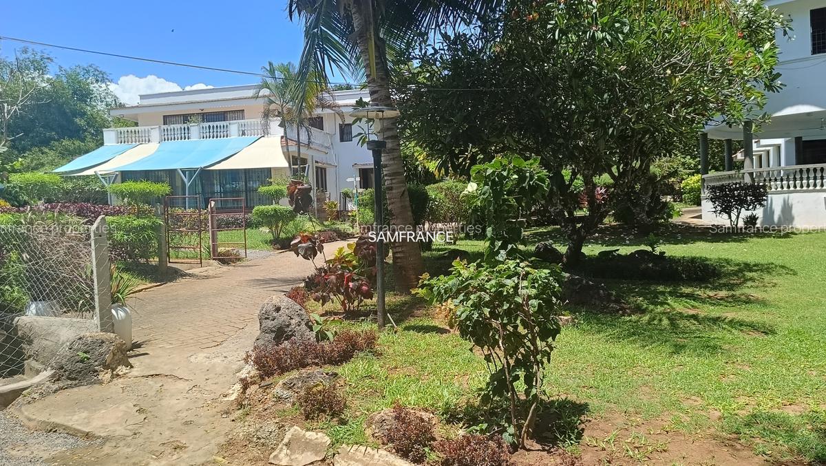 7 Bed Townhouse with En Suite at Mtwapa Creek - 3