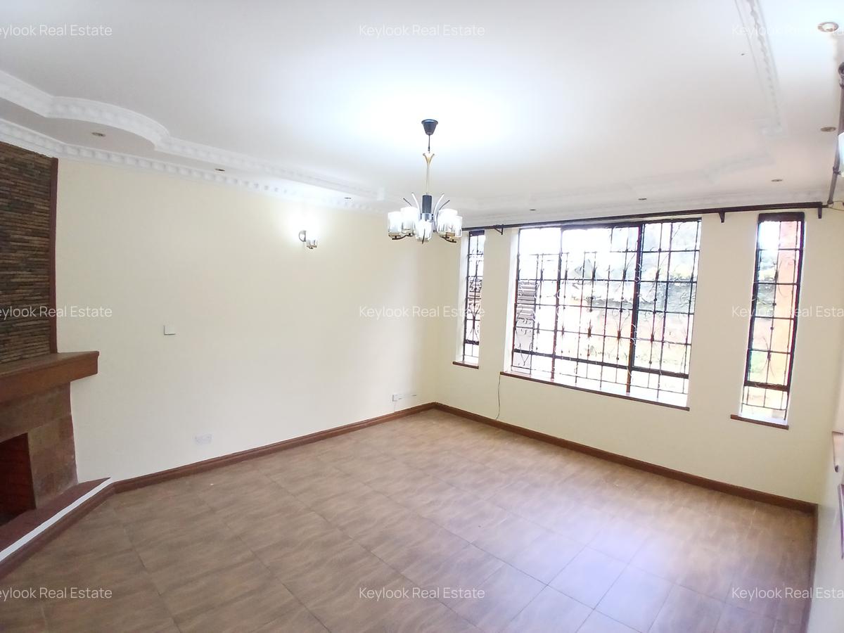 5 Bed Townhouse with En Suite at Lavington - 5