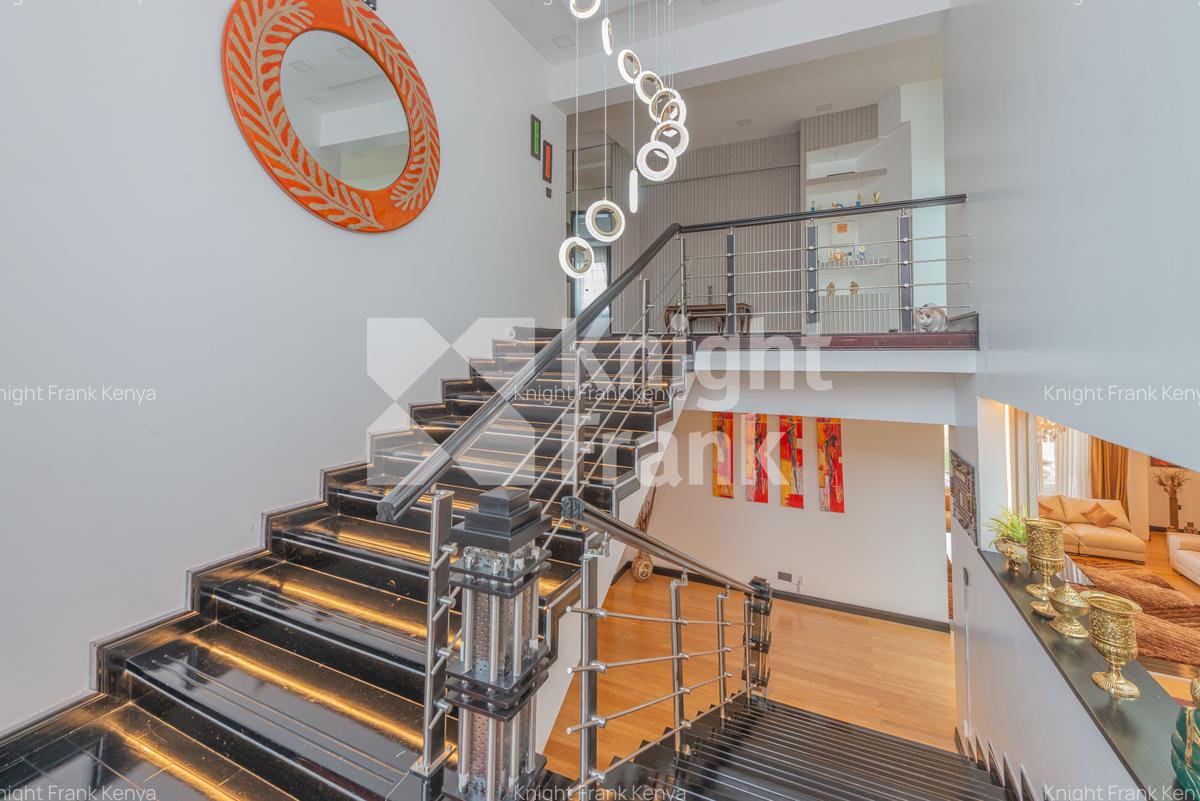 7 Bed House with En Suite at Un Crescent - 11