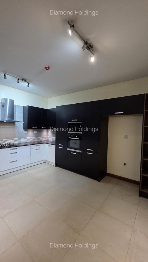 3 Bed Apartment with En Suite at Parklands - 1