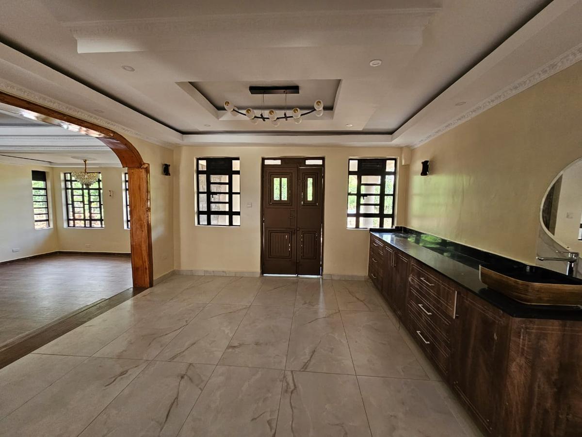 6 Bed House with En Suite in Kitisuru - 4