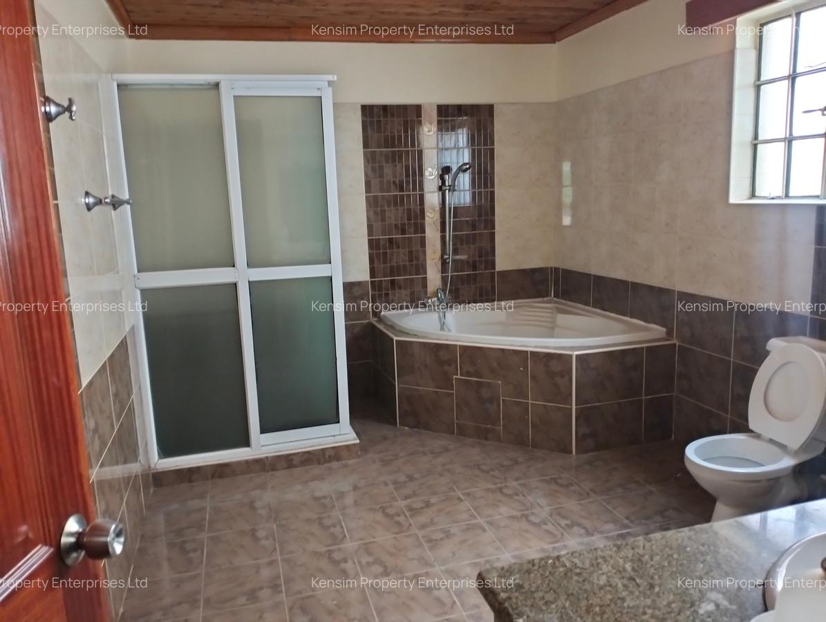 4 Bed Townhouse with En Suite in Lavington - 11