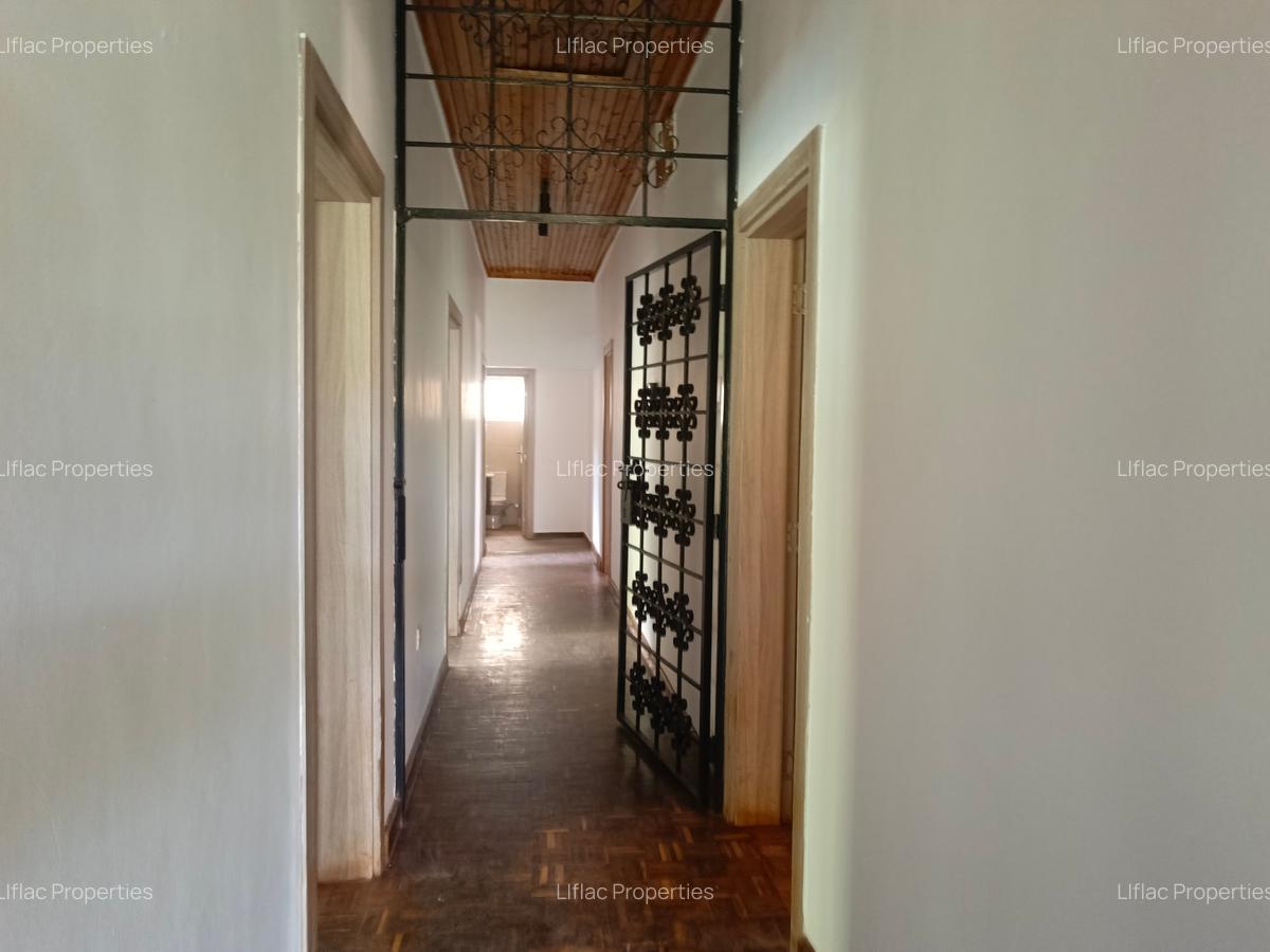 4 Bed House with En Suite in Runda - 18