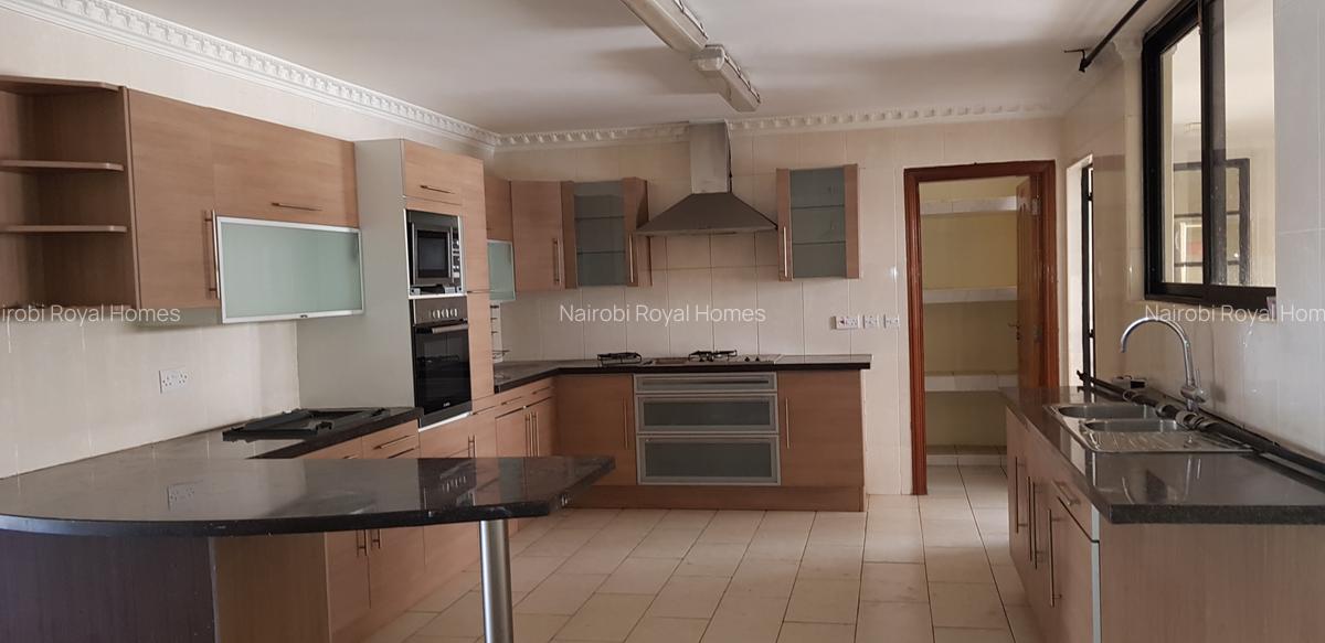 4 Bed Apartment with En Suite at Valley Arcade - 13