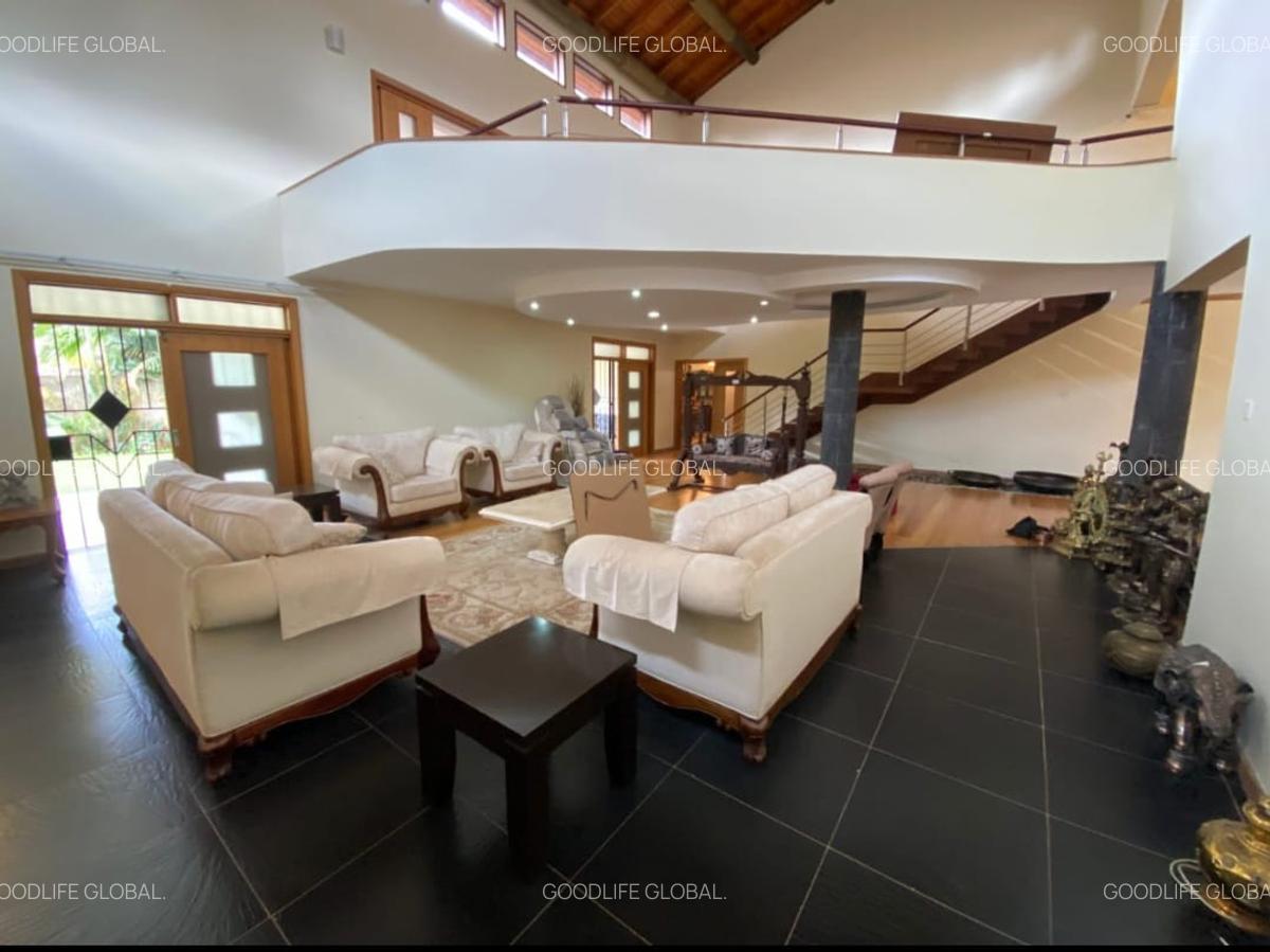 4 Bed House with En Suite at Kyuna - 3