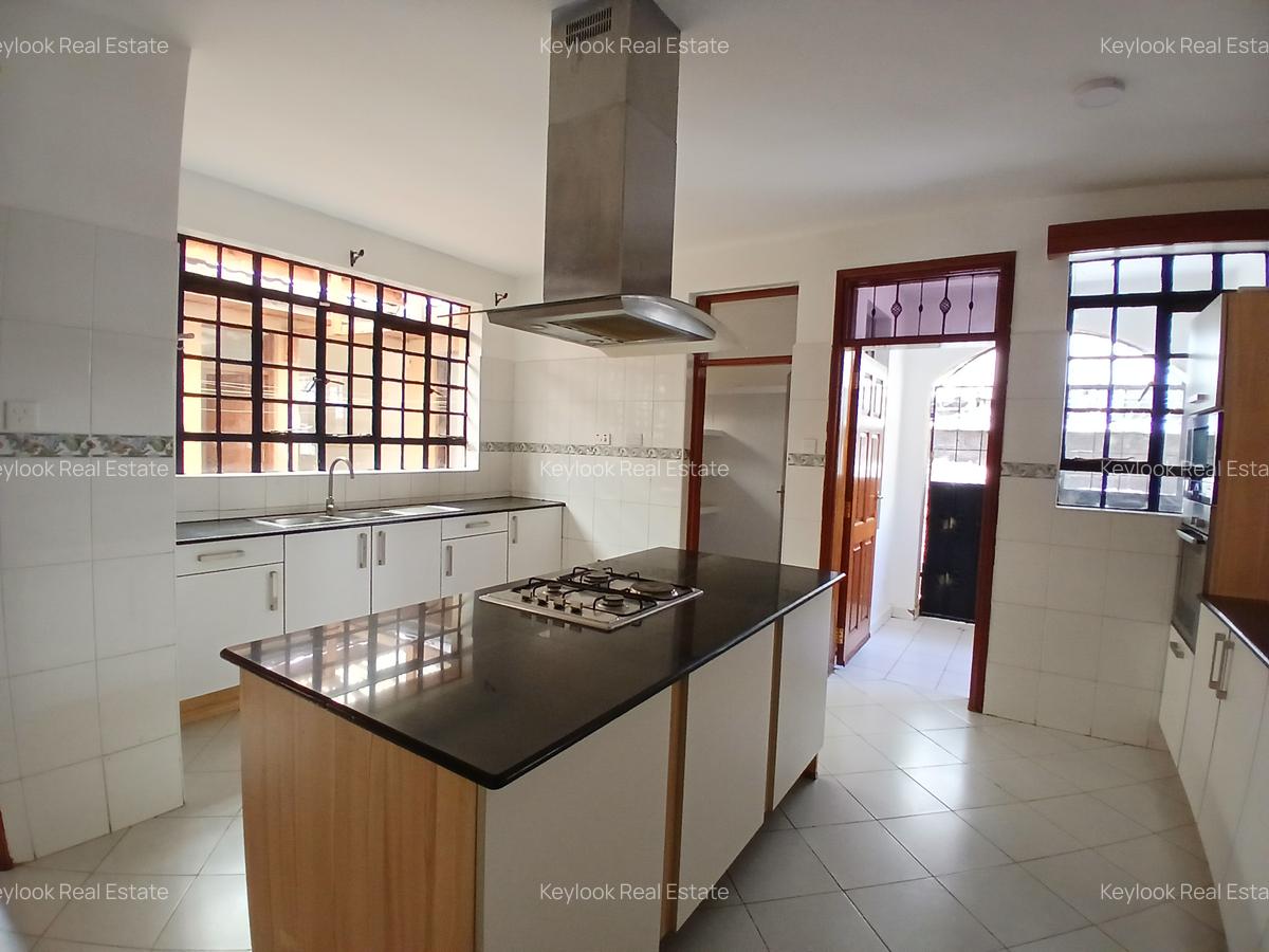 5 Bed Townhouse with En Suite at Lavington Green - 5