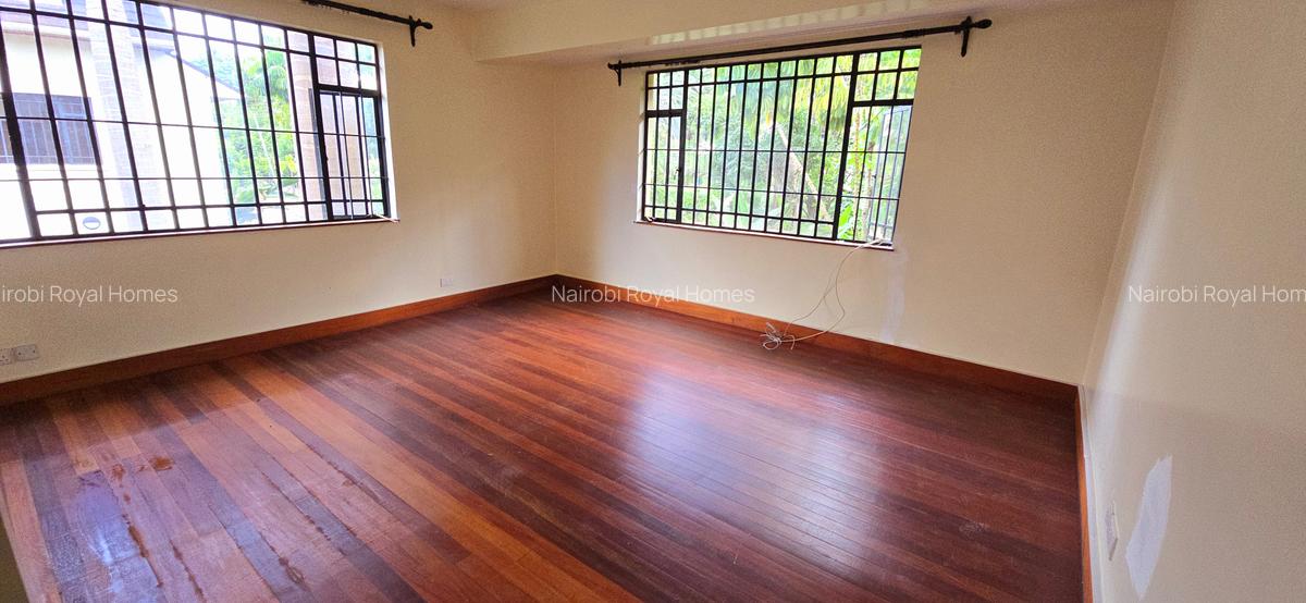 5 Bed Townhouse with En Suite at Lavington Green - 18
