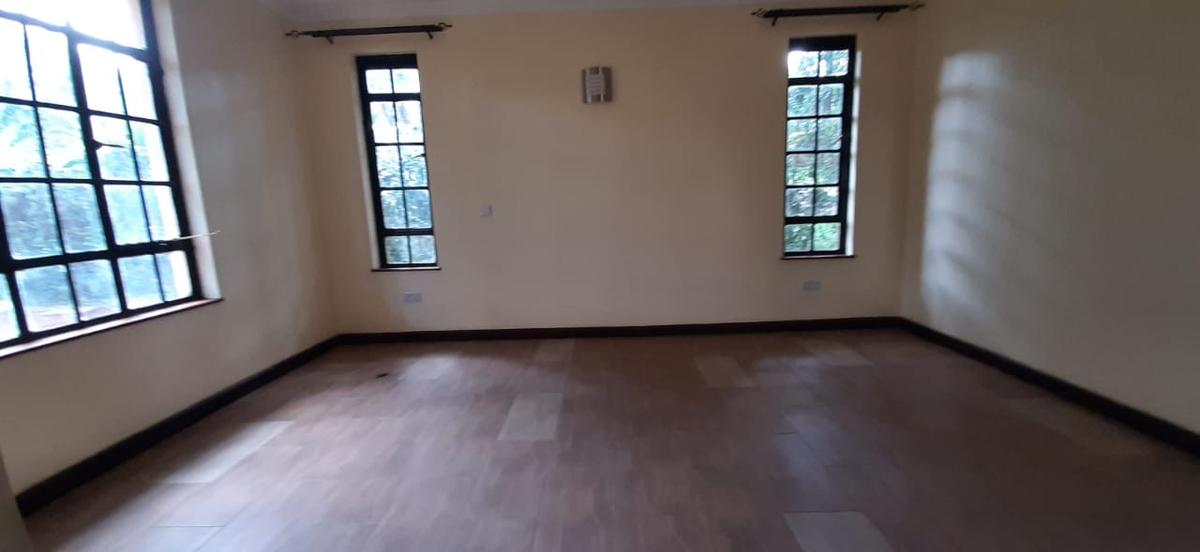 5 Bed Townhouse with En Suite at Kyuna Crescent - 18