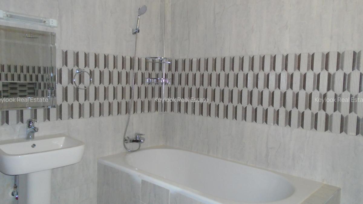 4 Bed Townhouse with En Suite at Lavington - 9