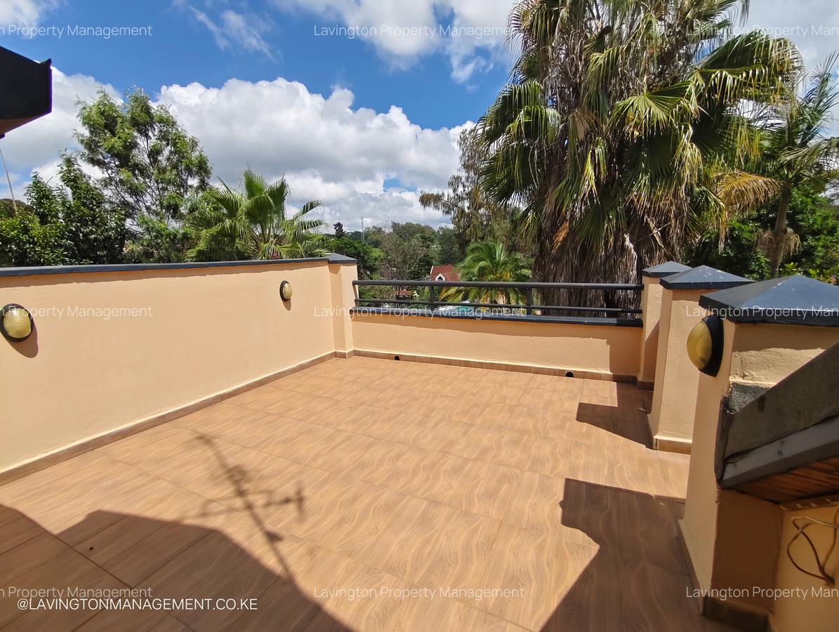 5 Bed Townhouse with En Suite at Lavington Green - 18