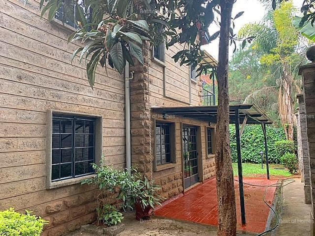 5 Bed Townhouse with En Suite in Lavington - 19