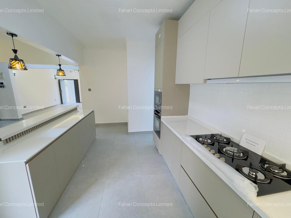 3 Bed House with En Suite at Acacia - 8