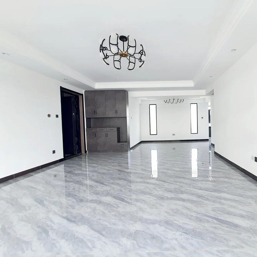 4 Bed Apartment with En Suite at Othaya Road - 1