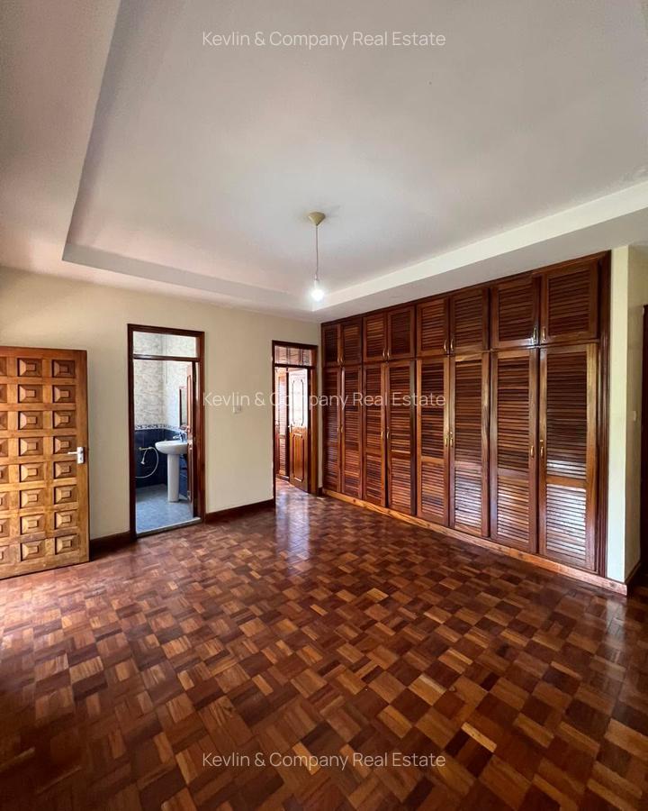 5 Bed Villa with En Suite in Runda - 8