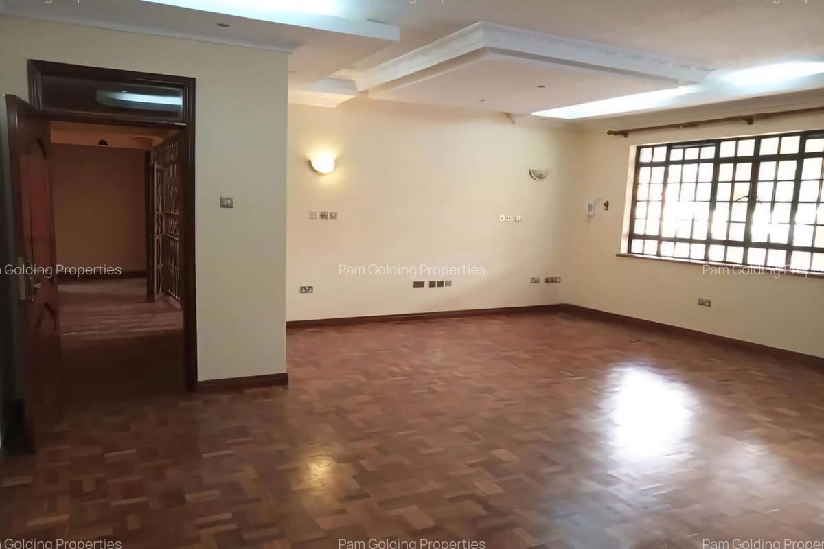 5 Bed House in Runda - 6