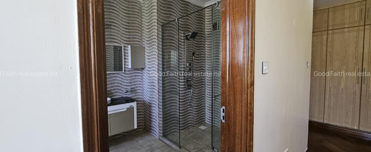 6 Bed House with En Suite in Runda - 19