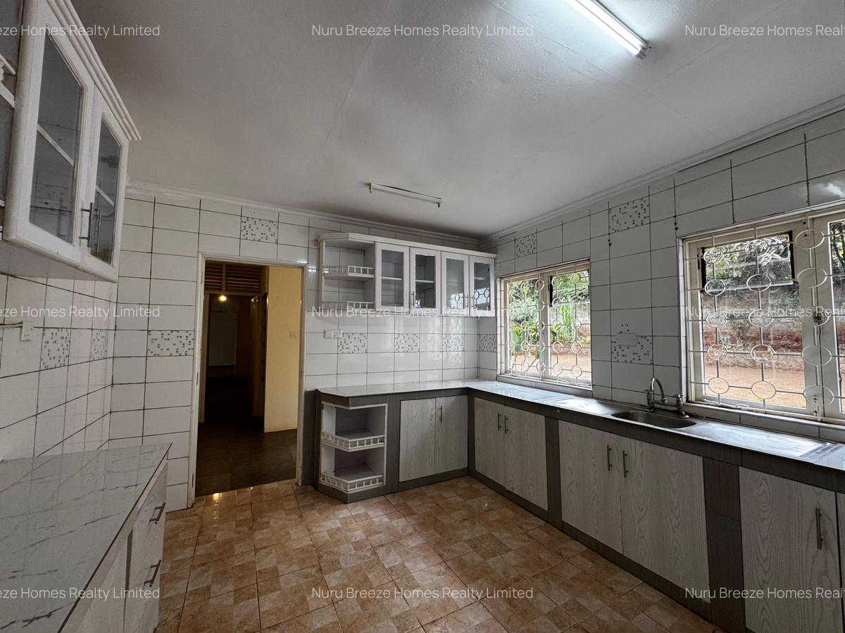 4 Bed House with En Suite in Kyuna - 8