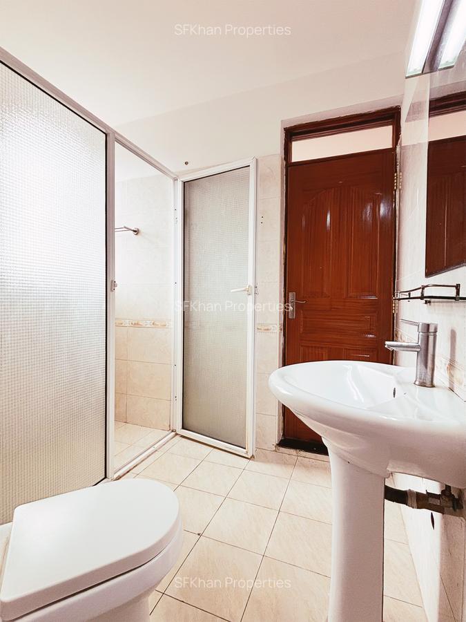 2 Bed Apartment with En Suite at Hendred Avenue - 14