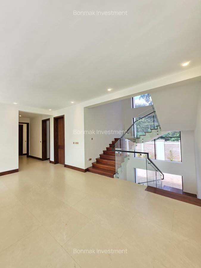 6 Bed Townhouse with En Suite at Old Kitusuru - 15