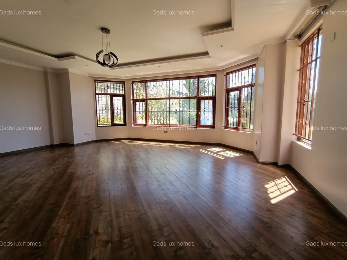 5 Bed Townhouse with En Suite at Muthaiga - 9