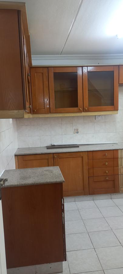 2 Bed Apartment with En Suite in Kilimani - 6