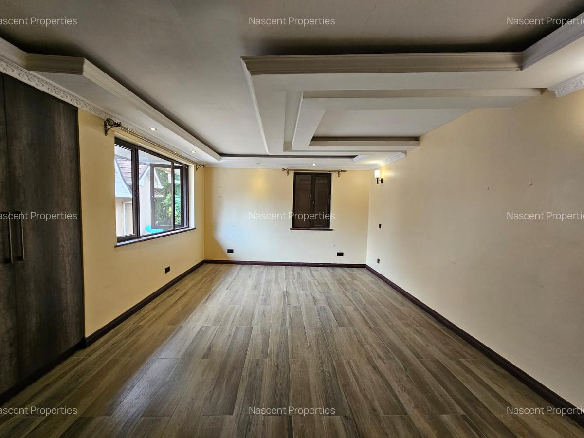 5 Bed Townhouse with En Suite in Lavington - 5