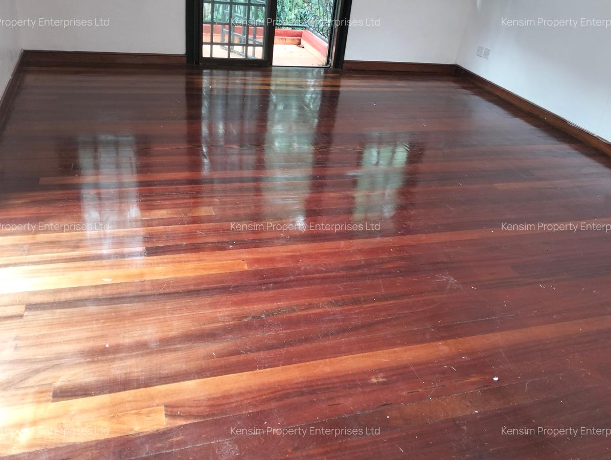 5 Bed Townhouse with En Suite in Riverside - 9