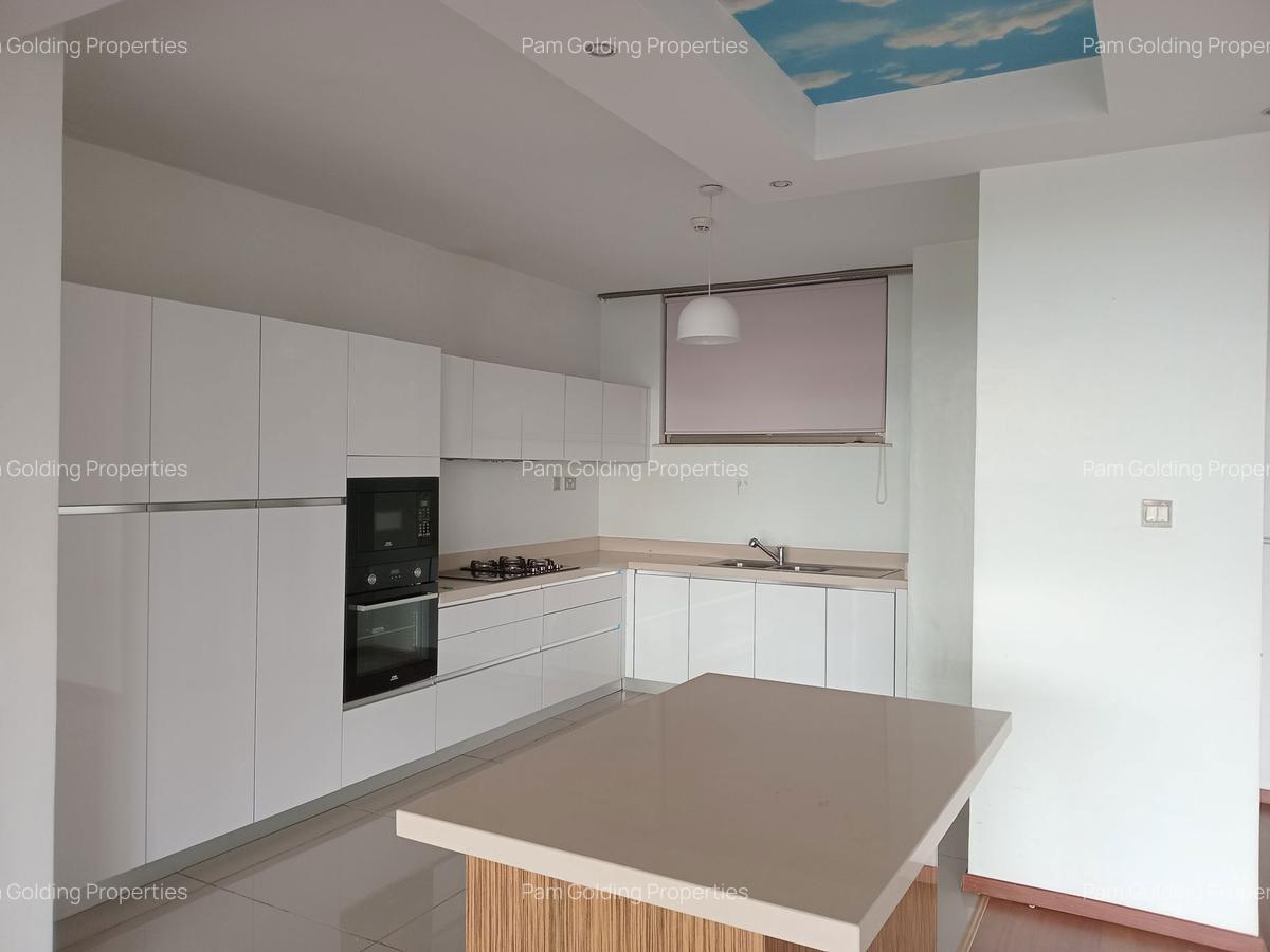 3 Bed Apartment with En Suite in Parklands - 2