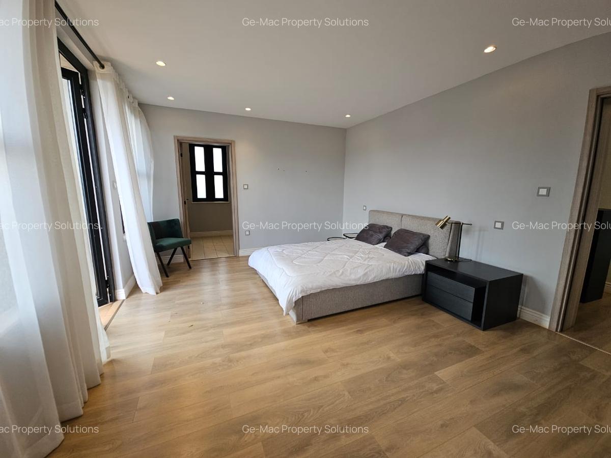 4 Bed House with En Suite in Runda - 17