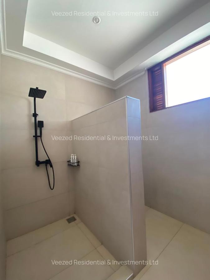 3 Bed Villa with En Suite in Bofa - 12