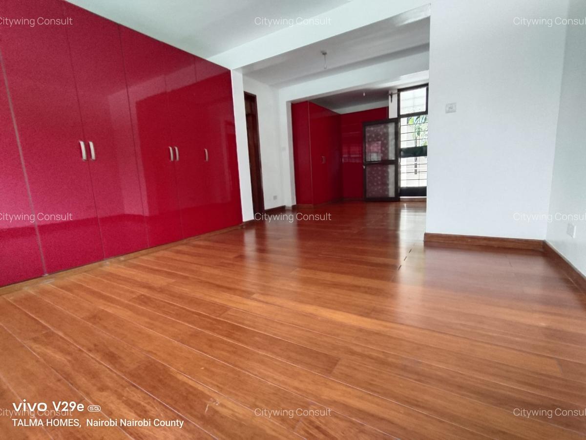 5 Bed Townhouse with En Suite at Convent Drive - 5