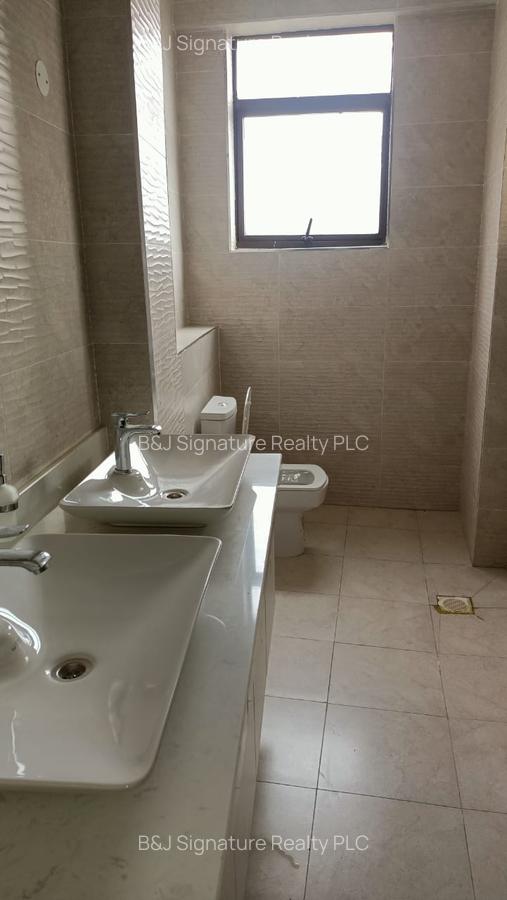 3 Bed Apartment with En Suite in Kileleshwa - 16