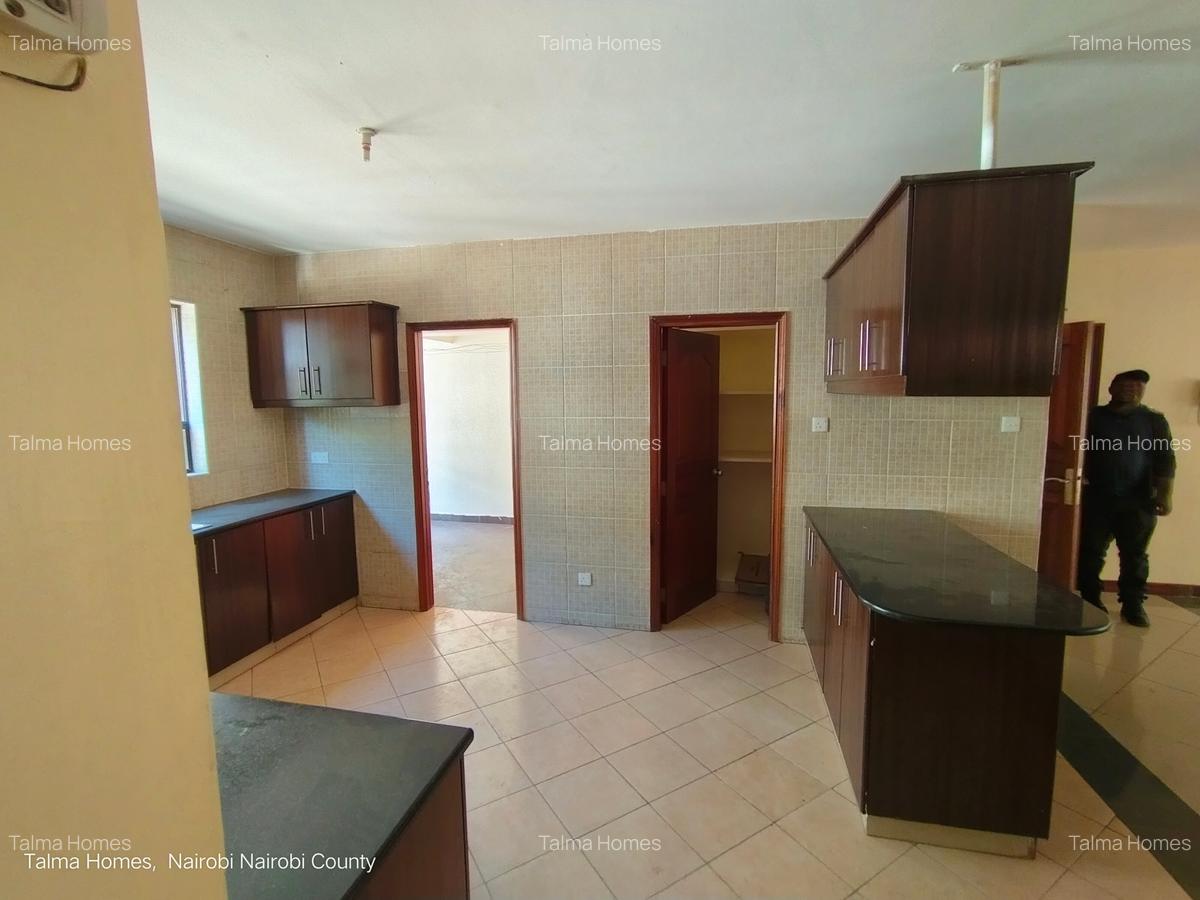 3 Bed Apartment with En Suite at Off Rhapta Road - 4