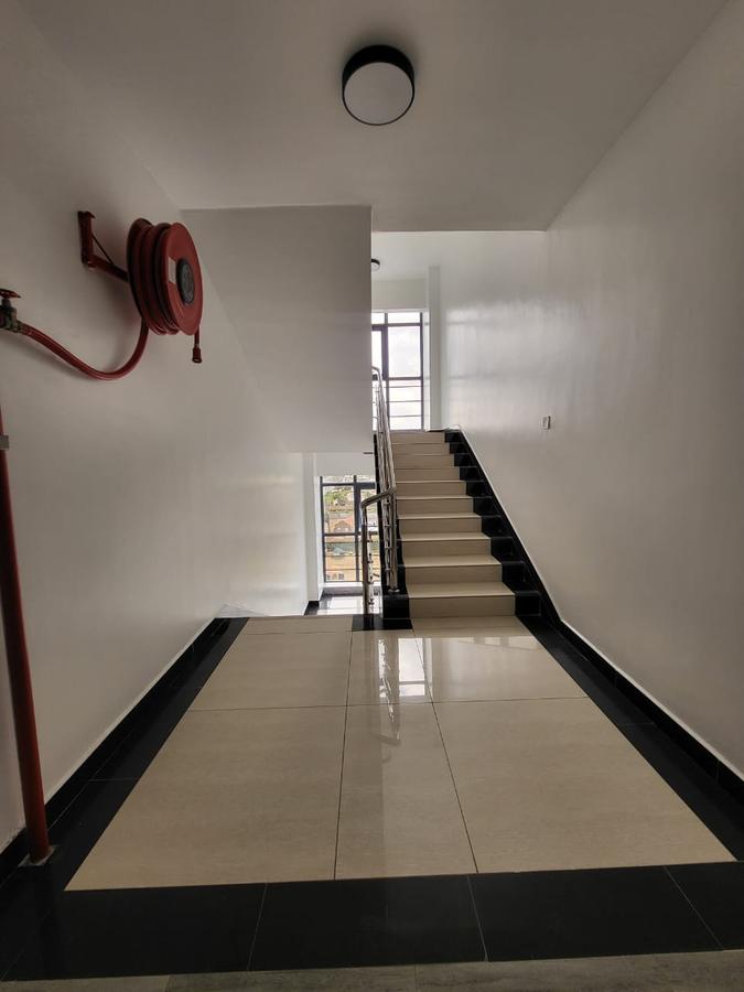 2 Bed Apartment with Swimming Pool in Kilimani - 9