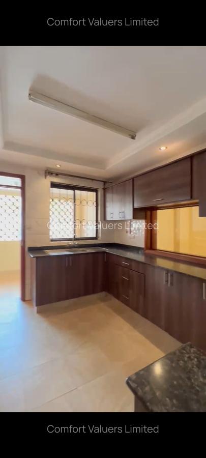 3 Bed Apartment with En Suite at Valley Arcade - 2