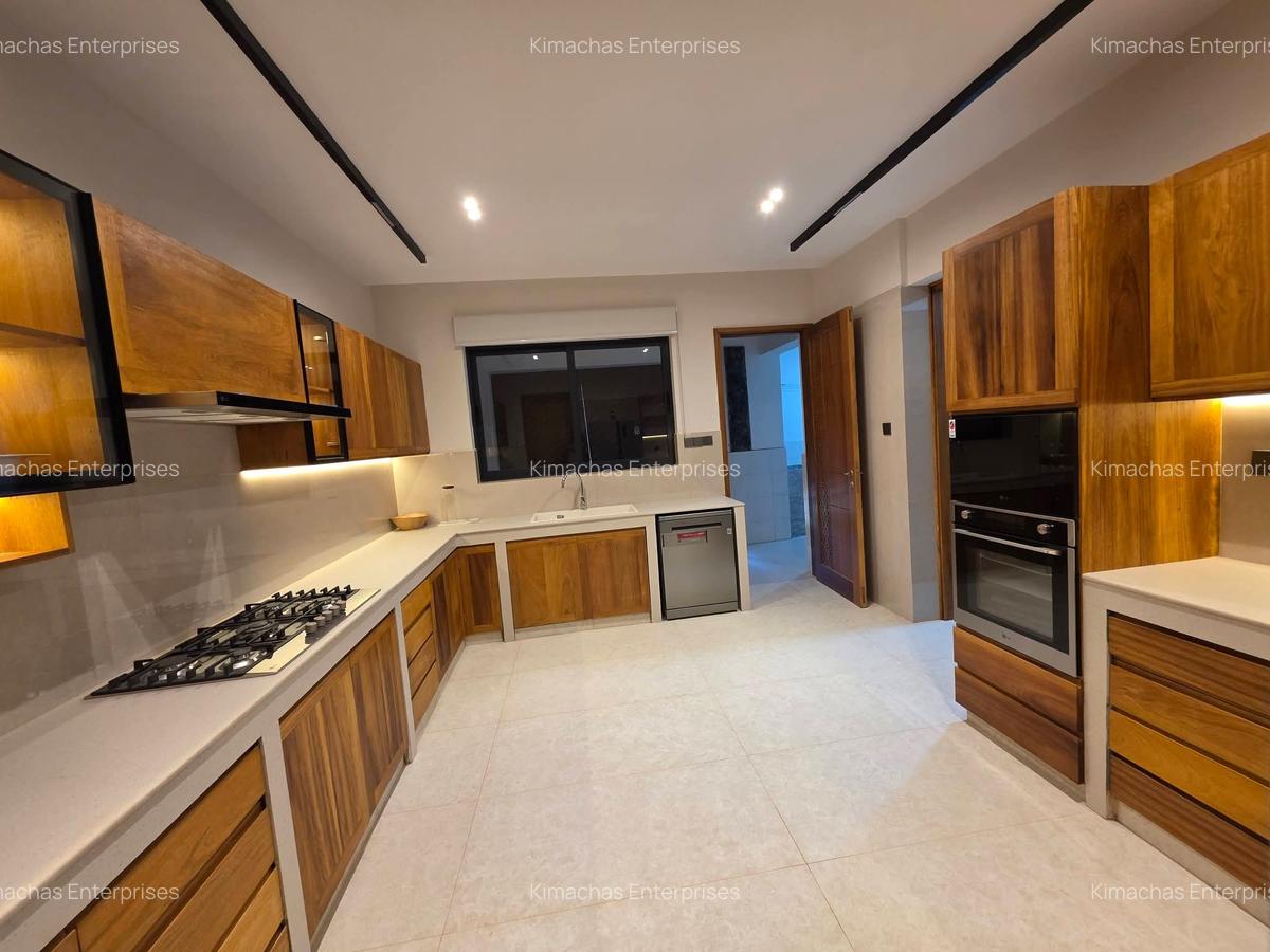 3 Bed Apartment with En Suite at Mt Kenya Road - 11