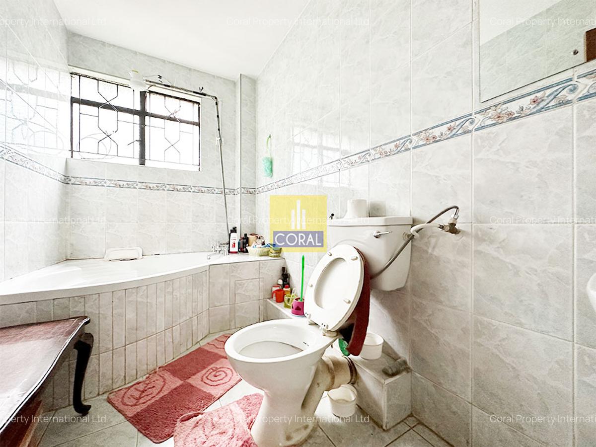 4 Bed Apartment in Riverside - 13