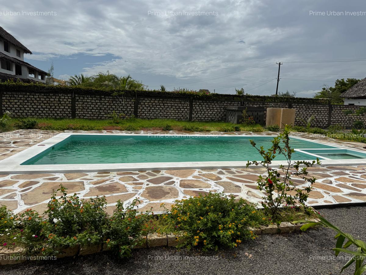 6 Bed Townhouse with En Suite in Watamu - 9