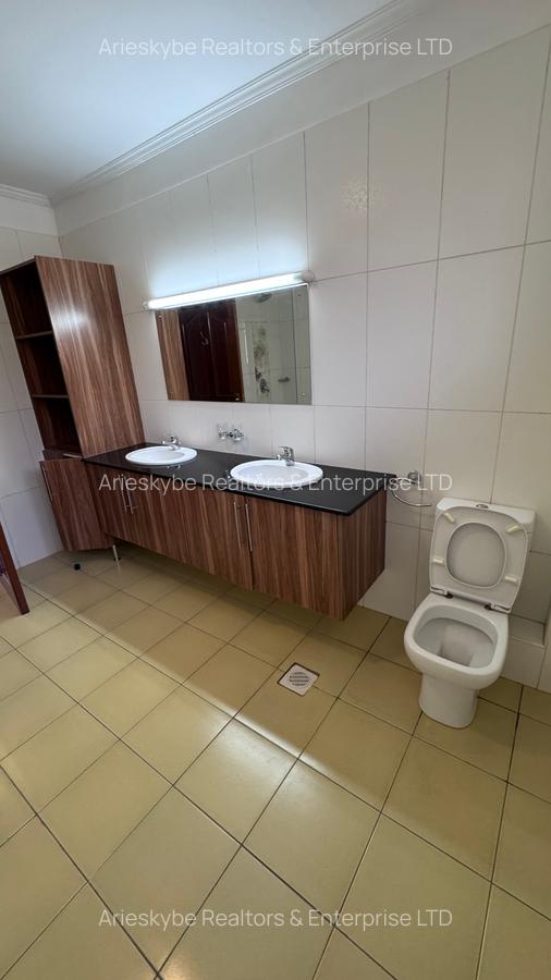 5 Bed House with En Suite in Kitisuru - 18