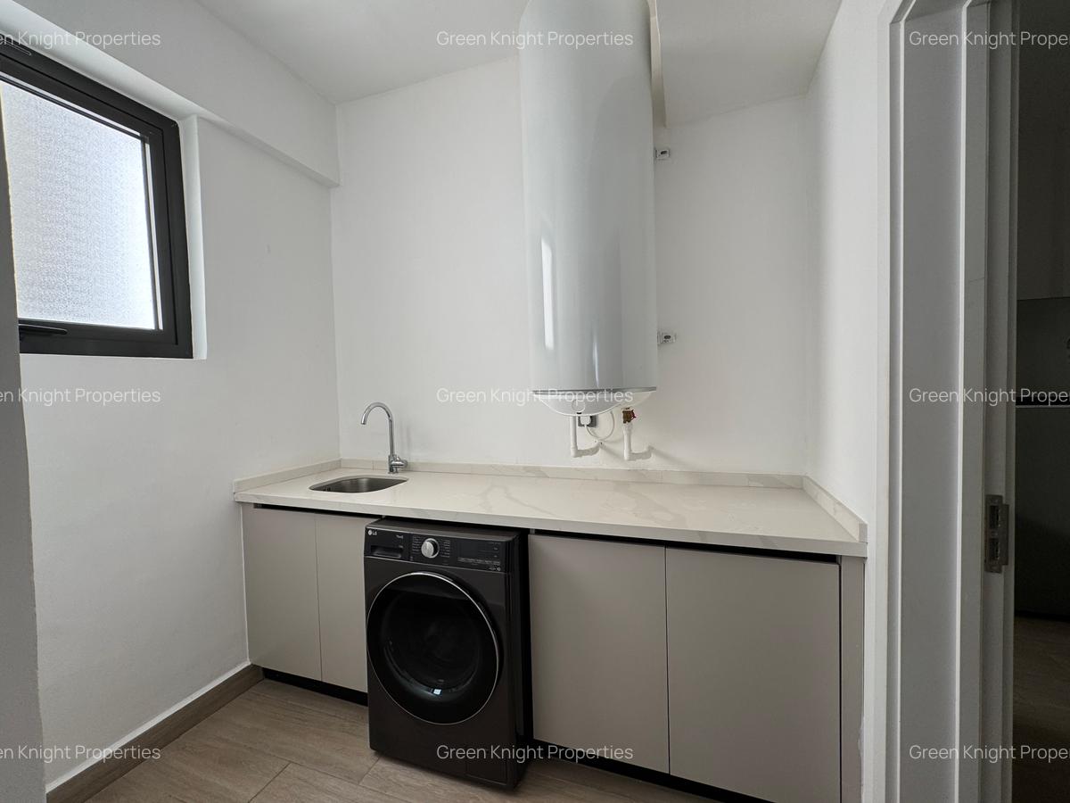 Serviced 3 Bed Apartment with En Suite in Riverside - 14