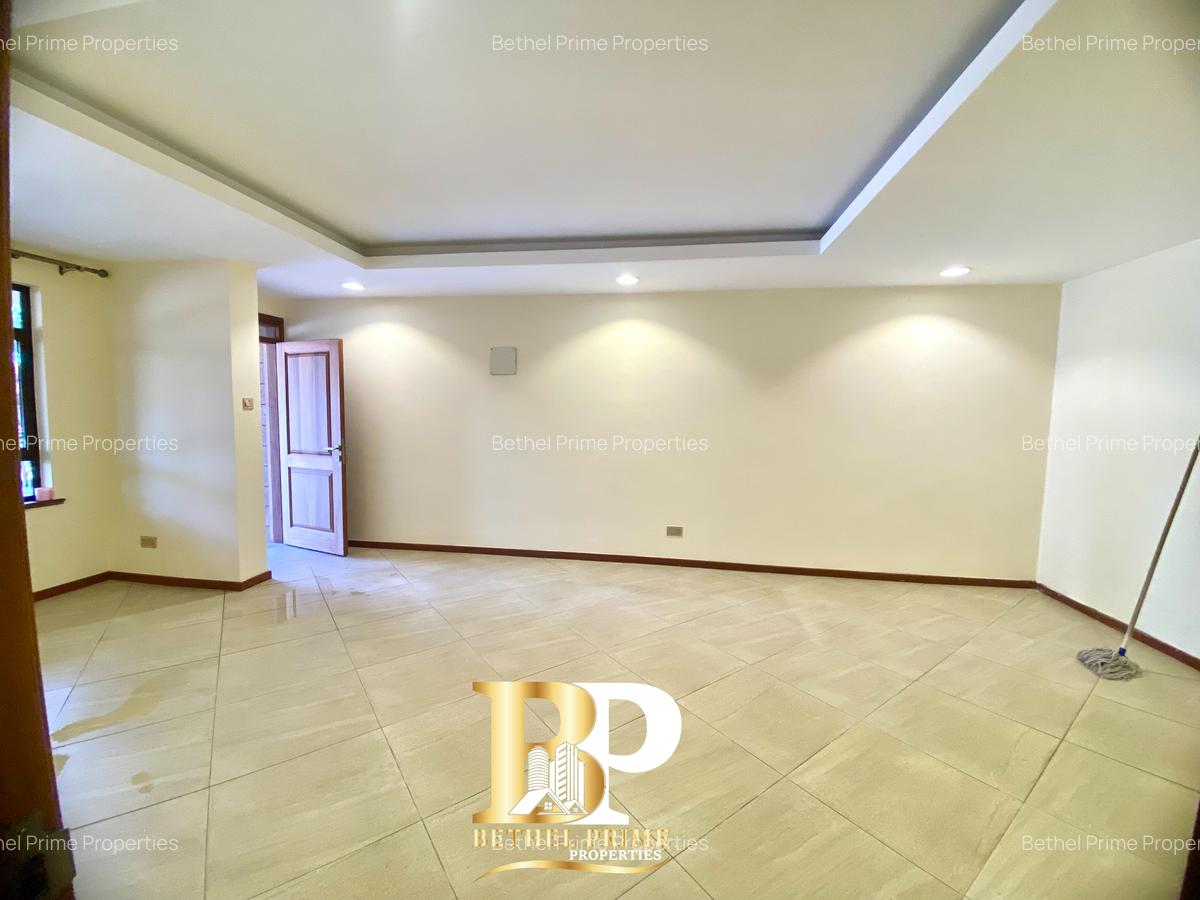 5 Bed Townhouse with En Suite in Lavington - 19