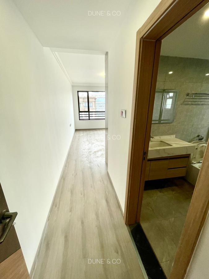 3 Bed Apartment with En Suite in Riverside - 20