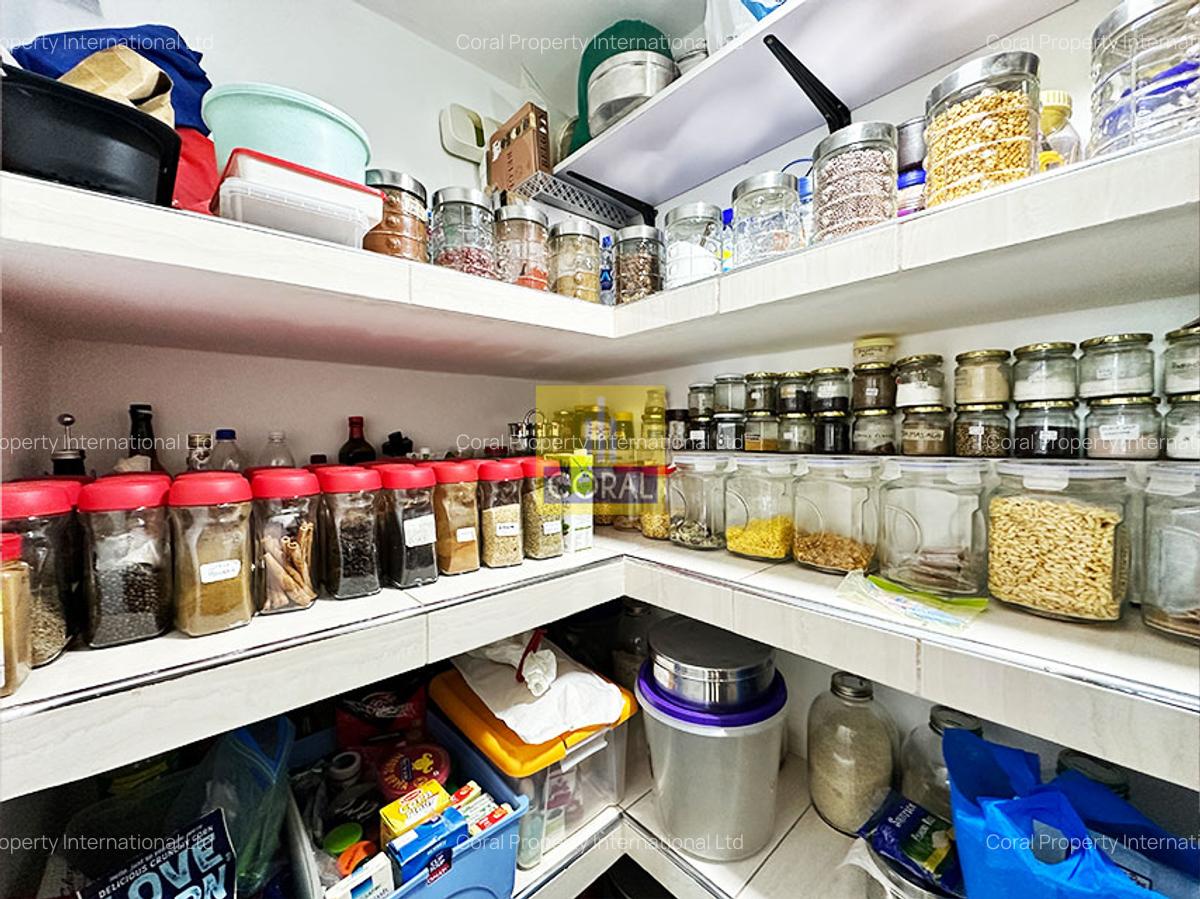 5 Bed Apartment in Parklands - 7