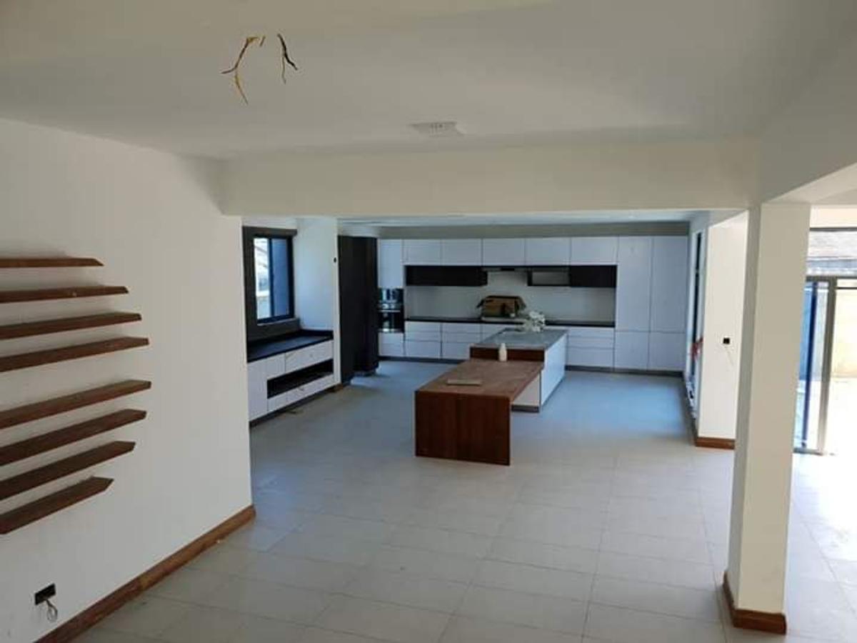 4 Bed House with En Suite in Nyali Area - 3