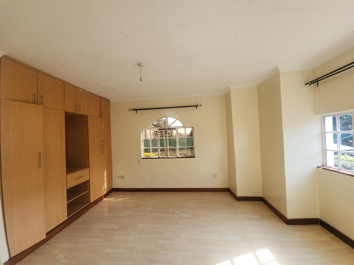3 Bed Townhouse with En Suite in Lavington - 9