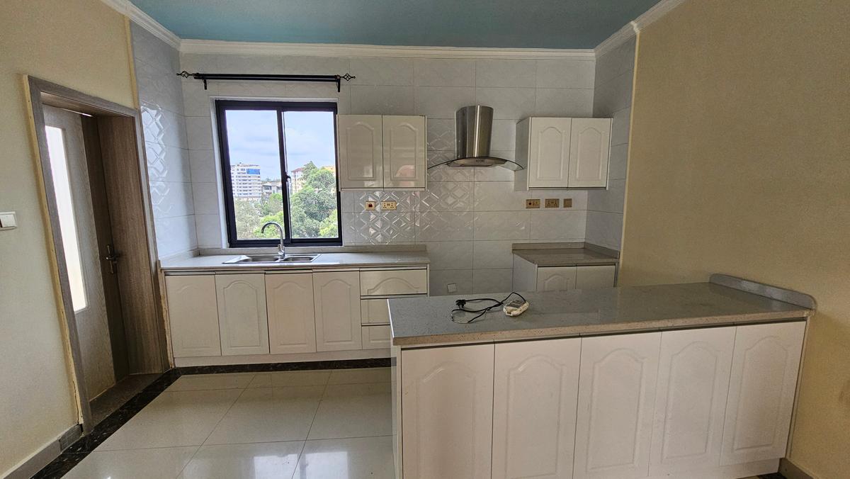 3 Bed Apartment with En Suite in Kilimani - 2